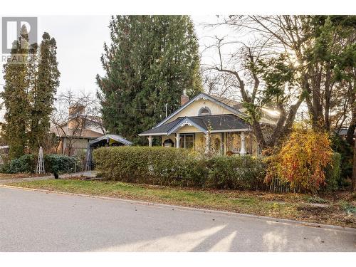 621 Elliot Avenue, Kelowna, BC - Outdoor