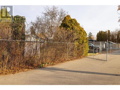 621 Elliot Avenue, Kelowna, BC - Outdoor