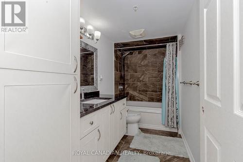 211 - 2055 Appleby Line, Burlington, ON - Indoor Photo Showing Bathroom