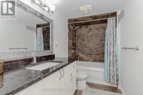 211 - 2055 Appleby Line, Burlington, ON - Indoor Photo Showing Bathroom