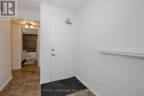 211 - 2055 Appleby Line, Burlington, ON - Indoor Photo Showing Other Room