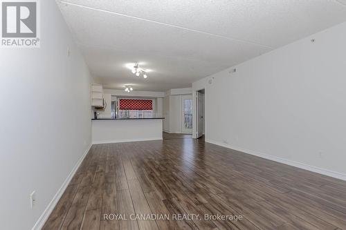 211 - 2055 Appleby Line, Burlington, ON - Indoor Photo Showing Other Room