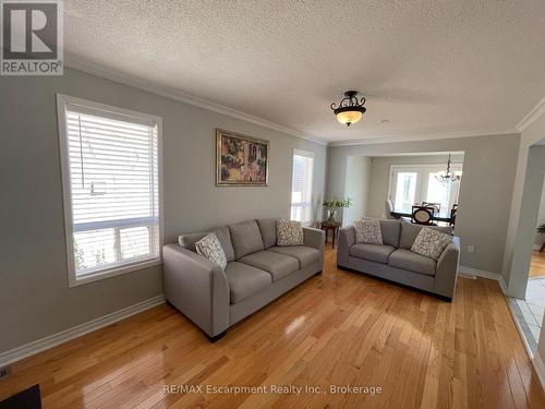 454 Pondview Place, Oakville (Iroquois Ridge North), ON - Indoor Photo Showing Living Room