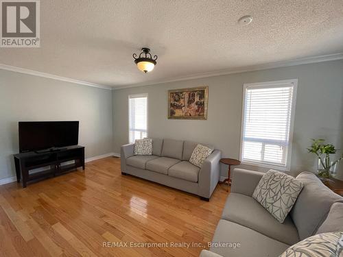 454 Pondview Place, Oakville (Iroquois Ridge North), ON - Indoor Photo Showing Living Room