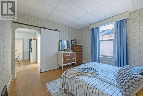 39 Woodworth Avenue, St. Thomas, ON - Indoor Photo Showing Bedroom