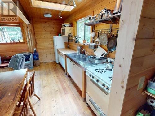 1466 Vancouver Blvd, Savary Island, BC - Indoor Photo Showing Kitchen With Double Sink