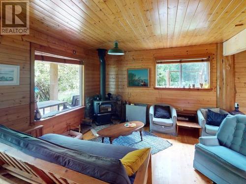 1466 Vancouver Blvd, Savary Island, BC - Indoor Photo Showing Living Room With Fireplace