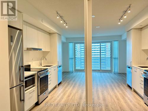 1016 - 195 Commerce Street, Vaughan, ON - Indoor Photo Showing Kitchen With Stainless Steel Kitchen With Upgraded Kitchen