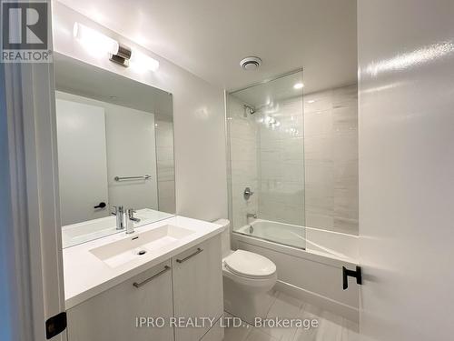 1016 - 195 Commerce Street, Vaughan, ON - Indoor Photo Showing Bathroom