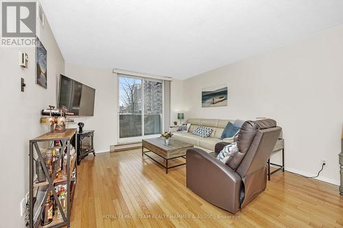 109 - 1705 Playfair Drive, Ottawa, ON - Indoor Photo Showing Living Room