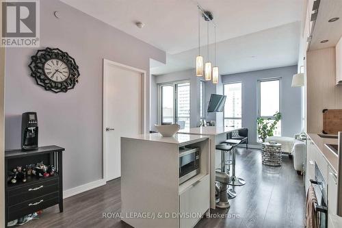 1912 - 55 Regent Park Boulevard, Toronto, ON - Indoor Photo Showing Kitchen