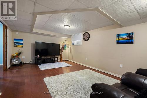 433 Maureen Street, Kingston (Kingston East (Incl Barret Crt)), ON - Indoor Photo Showing Living Room