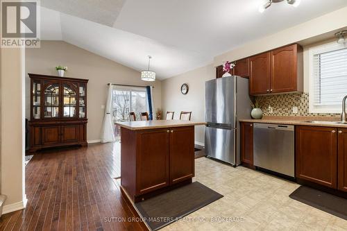 433 Maureen Street, Kingston (Kingston East (Incl Barret Crt)), ON - Indoor Photo Showing Kitchen