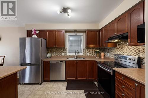 433 Maureen Street, Kingston (Kingston East (Incl Barret Crt)), ON - Indoor Photo Showing Kitchen With Double Sink