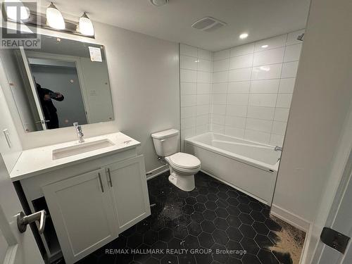 563 Knotridge Street, Ottawa, ON - Indoor Photo Showing Bathroom