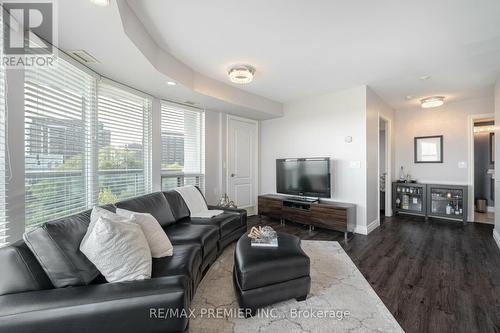 512 - 1030 Sheppard Avenue W, Toronto, ON - Indoor Photo Showing Living Room