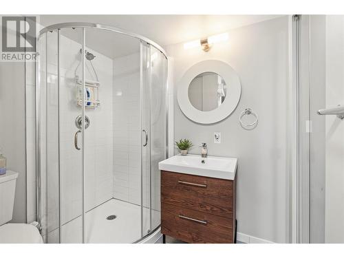 3808 Alexis Park Drive, Vernon, BC - Indoor Photo Showing Bathroom