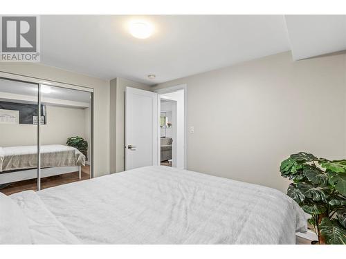 3808 Alexis Park Drive, Vernon, BC - Indoor Photo Showing Bedroom