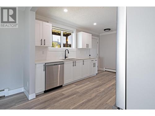 273 Spruce Avenue, Kamloops, BC - Indoor Photo Showing Kitchen