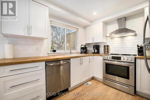 10 Esterlawn, Ottawa, ON - Indoor Photo Showing Kitchen