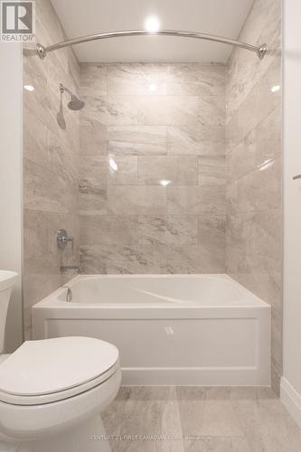 201 - 1975 Fountain Grass Drive, London, ON - Indoor Photo Showing Bathroom