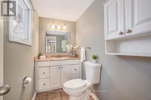 194 Barrow Crescent N, Ottawa, ON - Indoor Photo Showing Bathroom