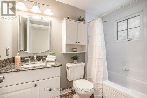 194 Barrow Crescent N, Ottawa, ON - Indoor Photo Showing Bathroom