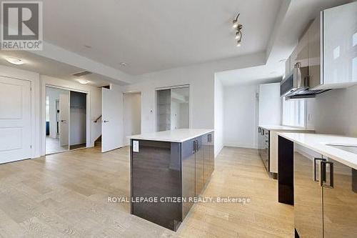 262 - 1095 Douglas Mccurdy Comn, Mississauga, ON - Indoor Photo Showing Kitchen