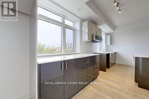 262 - 1095 Douglas Mccurdy Comn, Mississauga, ON - Indoor Photo Showing Kitchen