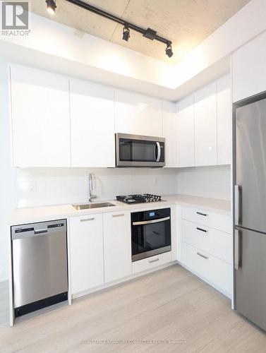 514 - 195 Mccaul Street, Toronto, ON - Indoor Photo Showing Kitchen With Upgraded Kitchen