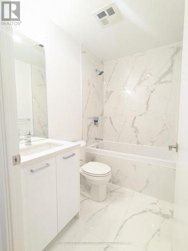 514 - 195 Mccaul Street, Toronto, ON - Indoor Photo Showing Bathroom