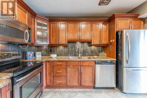 704 - 15 Elizabeth Street N, Mississauga, ON - Indoor Photo Showing Kitchen With Double Sink