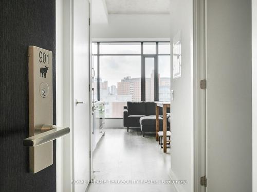 901-55 Ontario St, Toronto, ON - Indoor Photo Showing Other Room