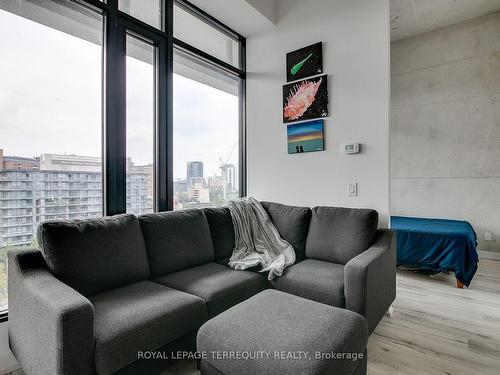 901-55 Ontario St, Toronto, ON - Indoor Photo Showing Living Room