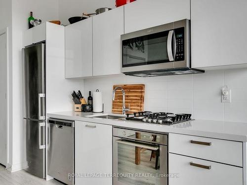 901-55 Ontario St, Toronto, ON - Indoor Photo Showing Kitchen