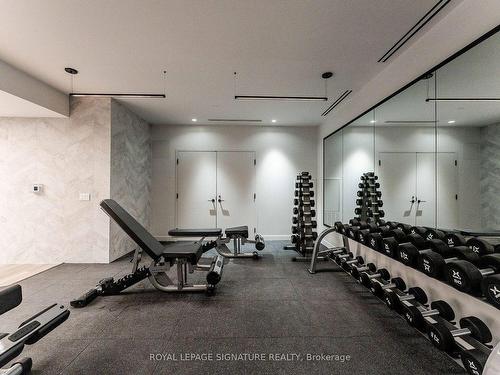 2506-127 Broadway Ave, Toronto, ON - Indoor Photo Showing Gym Room