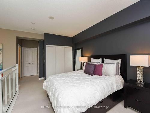 304-225 Webb Dr, Mississauga, ON - Indoor Photo Showing Bedroom