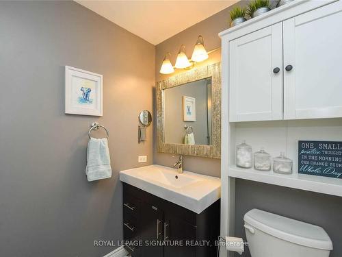 304-225 Webb Dr, Mississauga, ON - Indoor Photo Showing Bathroom