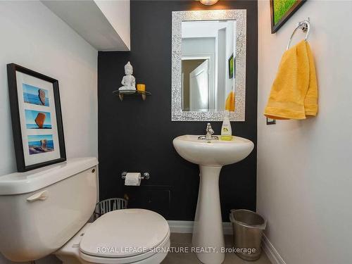 304-225 Webb Dr, Mississauga, ON - Indoor Photo Showing Bathroom