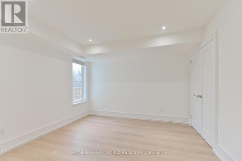 Upper - 995 Dufferin Street, Toronto, ON - Indoor Photo Showing Other Room