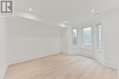 Upper - 995 Dufferin Street, Toronto, ON - Indoor Photo Showing Other Room