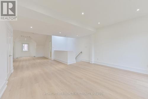 Upper - 995 Dufferin Street, Toronto, ON - Indoor Photo Showing Other Room