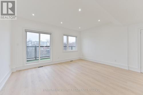 Upper - 995 Dufferin Street, Toronto, ON - Indoor Photo Showing Other Room