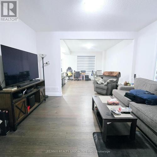 B - 122 King Street E, Ingersoll, ON - Indoor Photo Showing Living Room