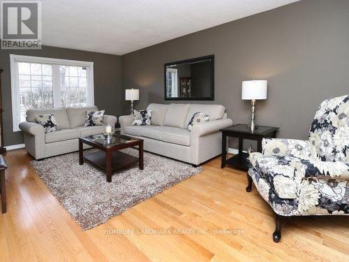 5429 Edencroft Crescent, Mississauga, ON - Indoor Photo Showing Living Room