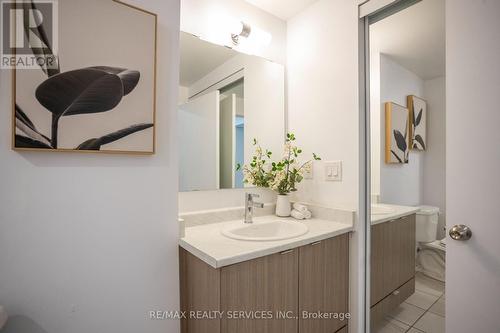 204 - 120 Canon Jackson Drive, Toronto, ON - Indoor Photo Showing Bathroom