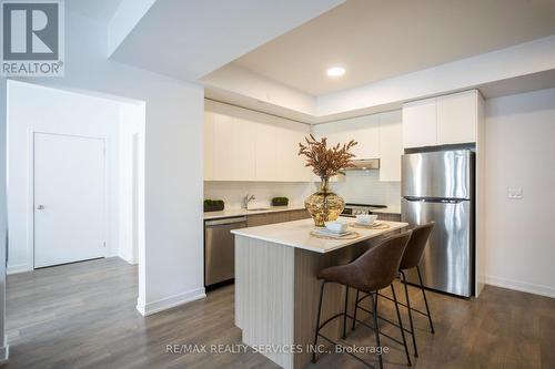 204 - 120 Canon Jackson Drive, Toronto, ON - Indoor Photo Showing Kitchen With Stainless Steel Kitchen