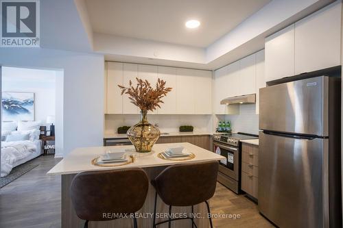 204 - 120 Canon Jackson Drive, Toronto, ON - Indoor Photo Showing Kitchen With Stainless Steel Kitchen