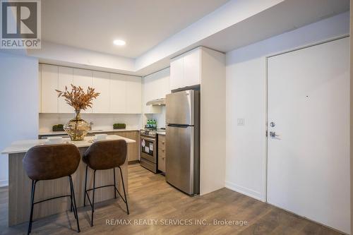 204 - 120 Canon Jackson Drive, Toronto, ON - Indoor Photo Showing Kitchen With Stainless Steel Kitchen