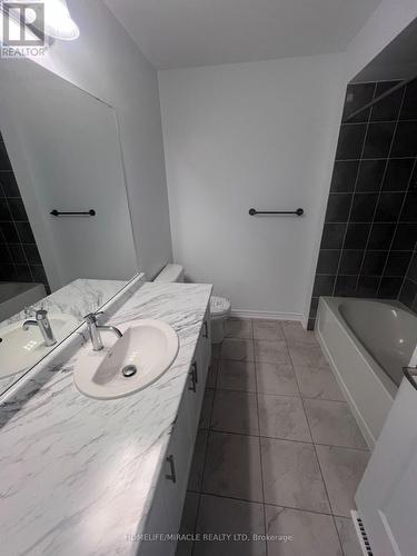 183 Seeley Avenue, Southgate, ON - Indoor Photo Showing Bathroom